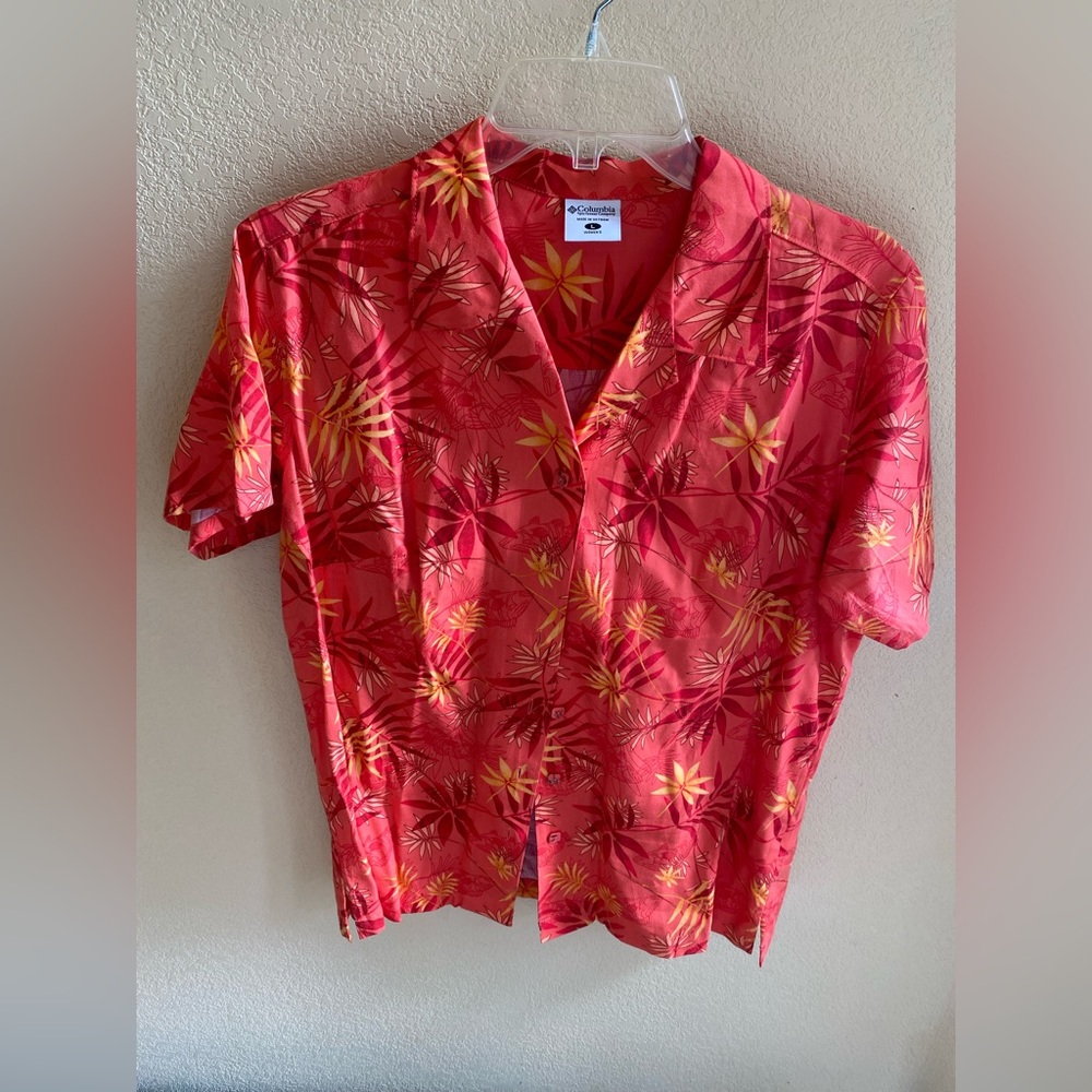 Great Hawaiian shirt, super soft, great cond.